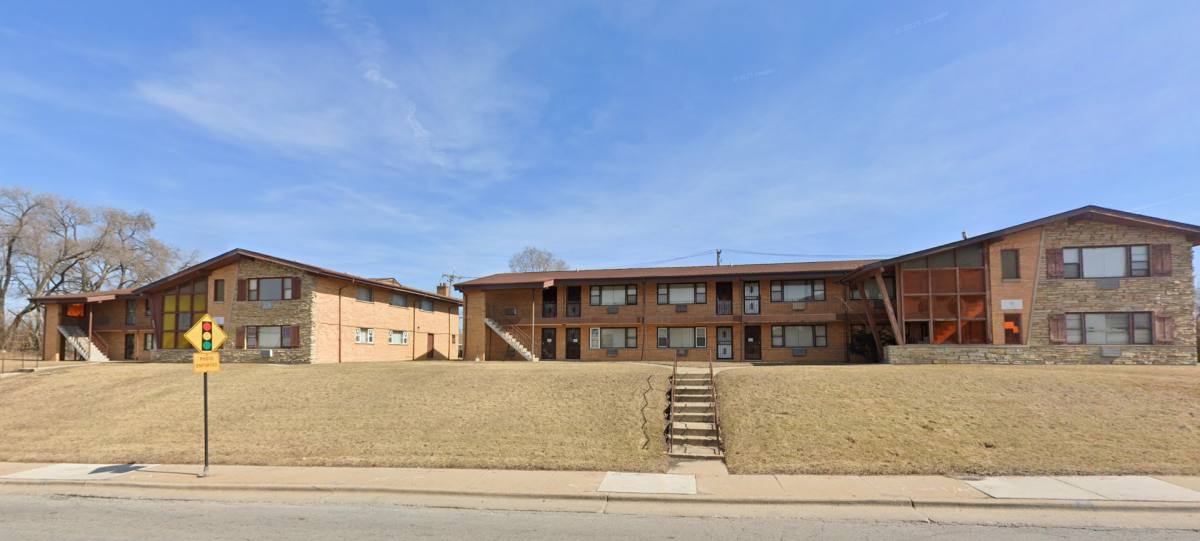 Apartment for rent at 7915 S Kedzie, Chicago, IL 60652