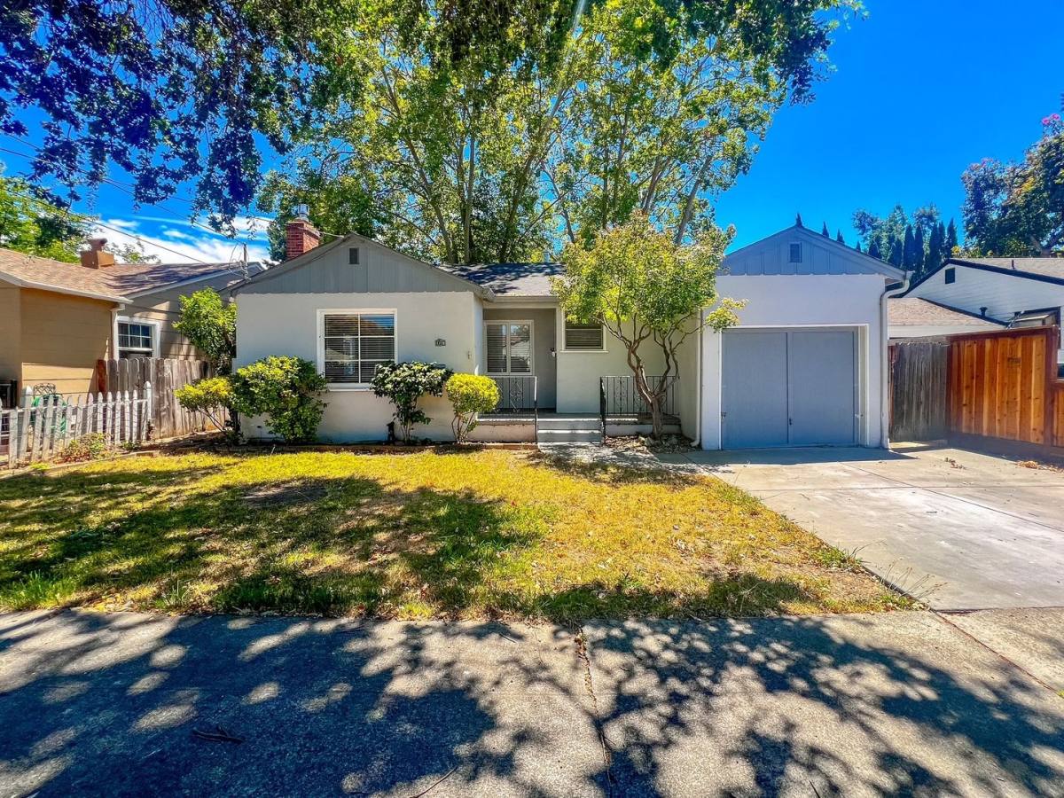 House for rent at 1719 F St, Napa, CA 94559