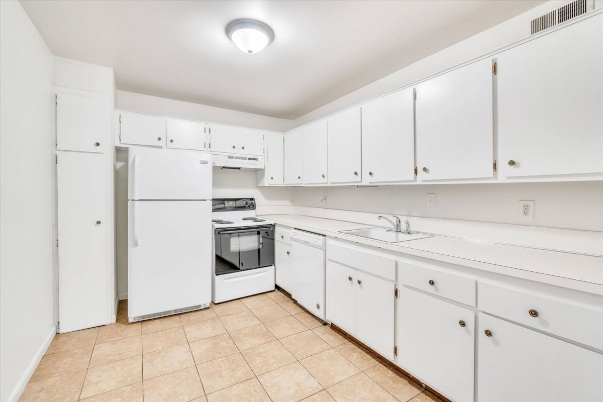 Apartment for rent at 410 N Ball St, Owosso, MI 48867