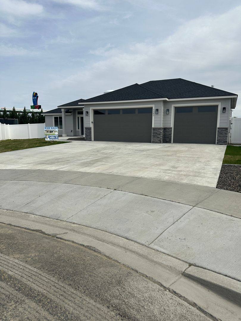 House for rent at 3305 Crabapple Court, Moses Lake, WA 98837