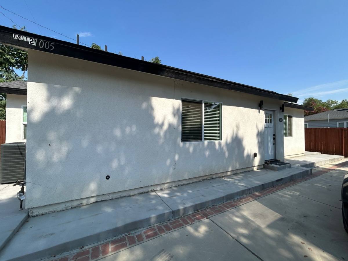 Apartment for rent at 1005 E Colton Ave, Redlands, CA 92374