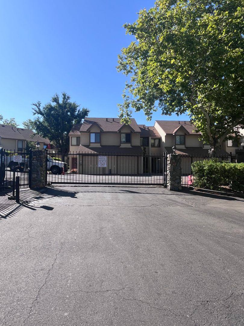 Condo for rent at 5647 Walnut Ave, Orangevale, CA 95662
