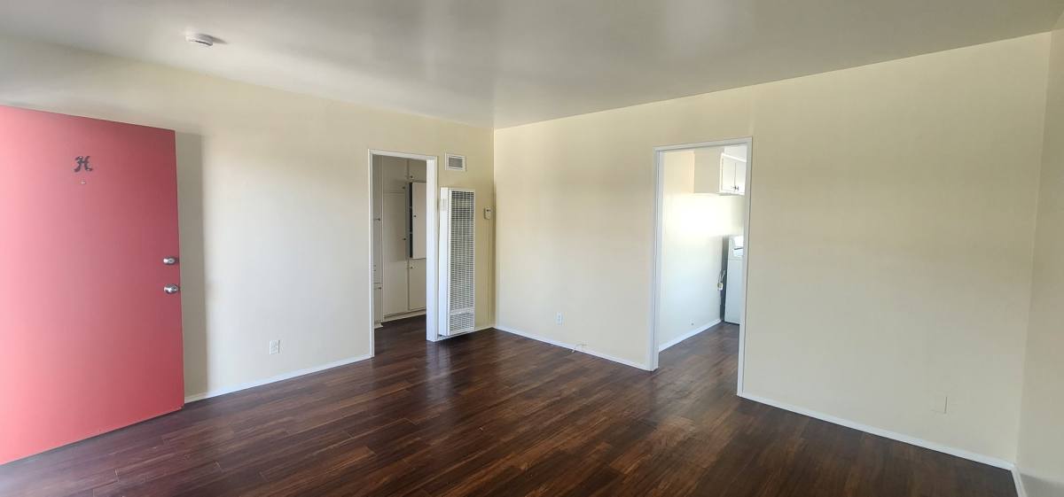 Apartment for rent at 12809 Oak St, Whittier, CA 90602