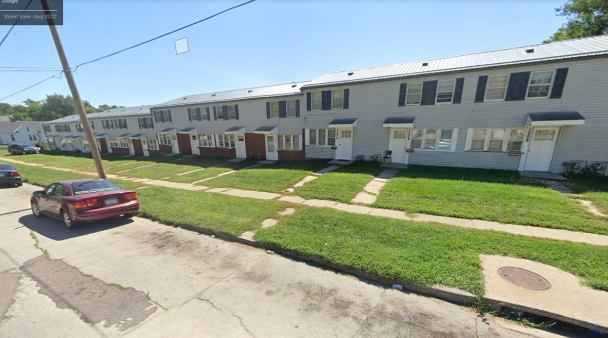 Townhouse for rent at 1208 26th St, Sioux City, IA 51104