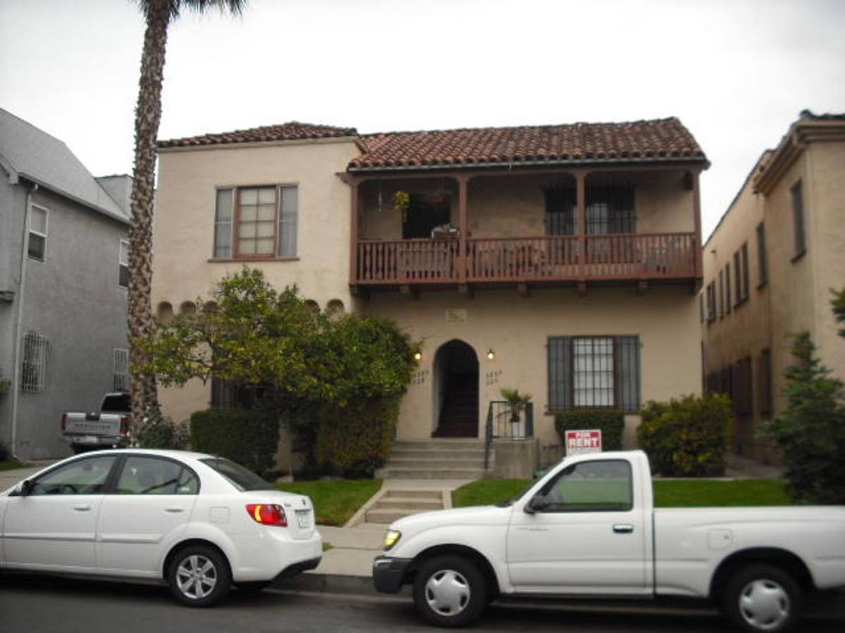 Apartment for rent at 326-328-1 2 Stanley St, Los Angeles, CA 90046