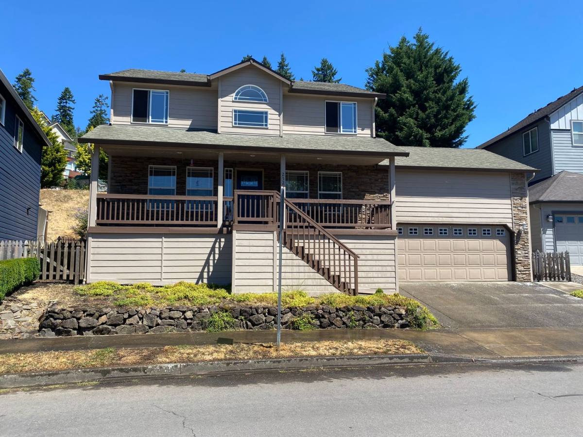 House for rent at 2522 W 10th St, Washougal, WA 98671