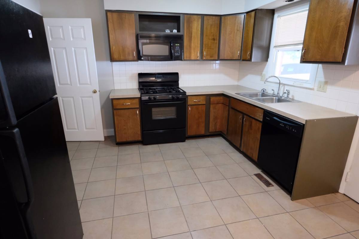 Apartment for rent at 209 Eisenhower, Bloomington, IL 61701