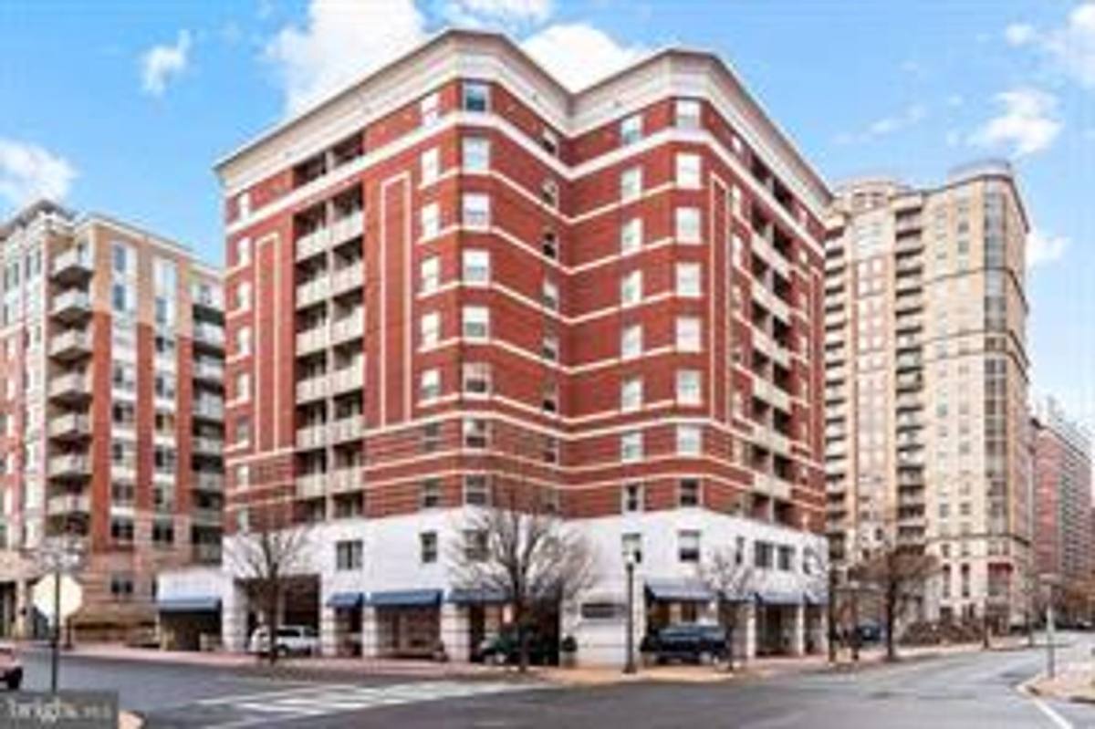 Condo for rent at 880 N Pollard St, Arlington, VA 22203