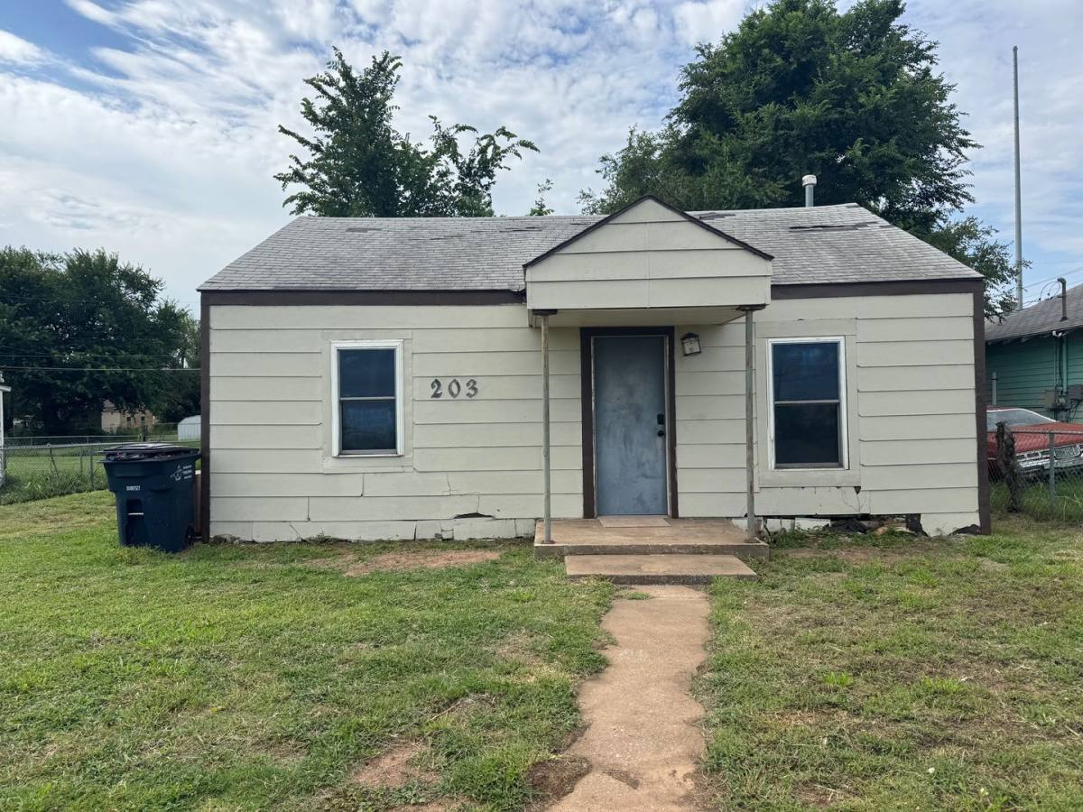 House for rent at 203 E State St, Enid, OK 73701