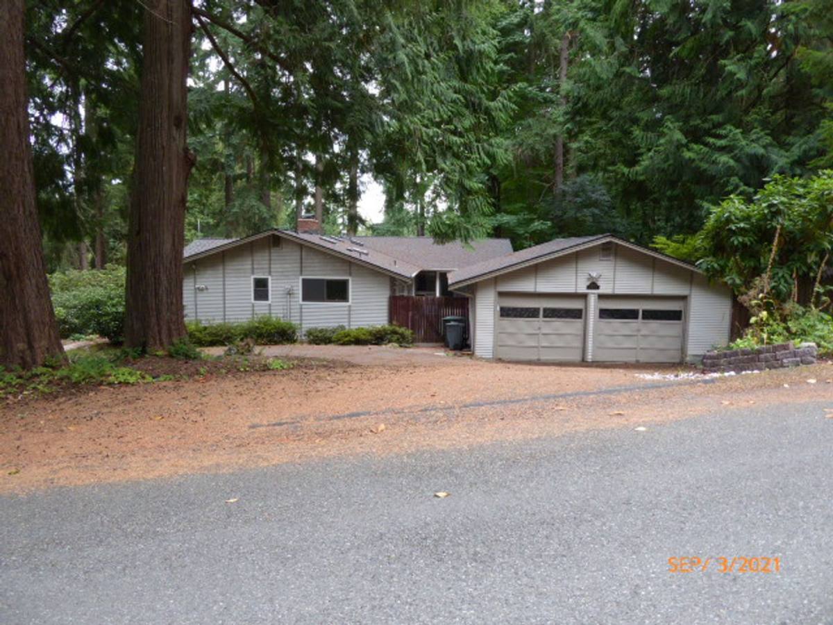 House for rent at 13845 NE 37th Place, Bellevue, WA 98005