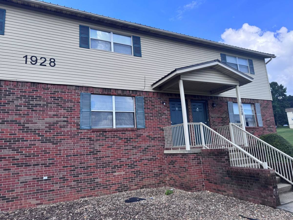 Apartment for rent at 1928 Meadowland Lane, Louisville, TN 37777