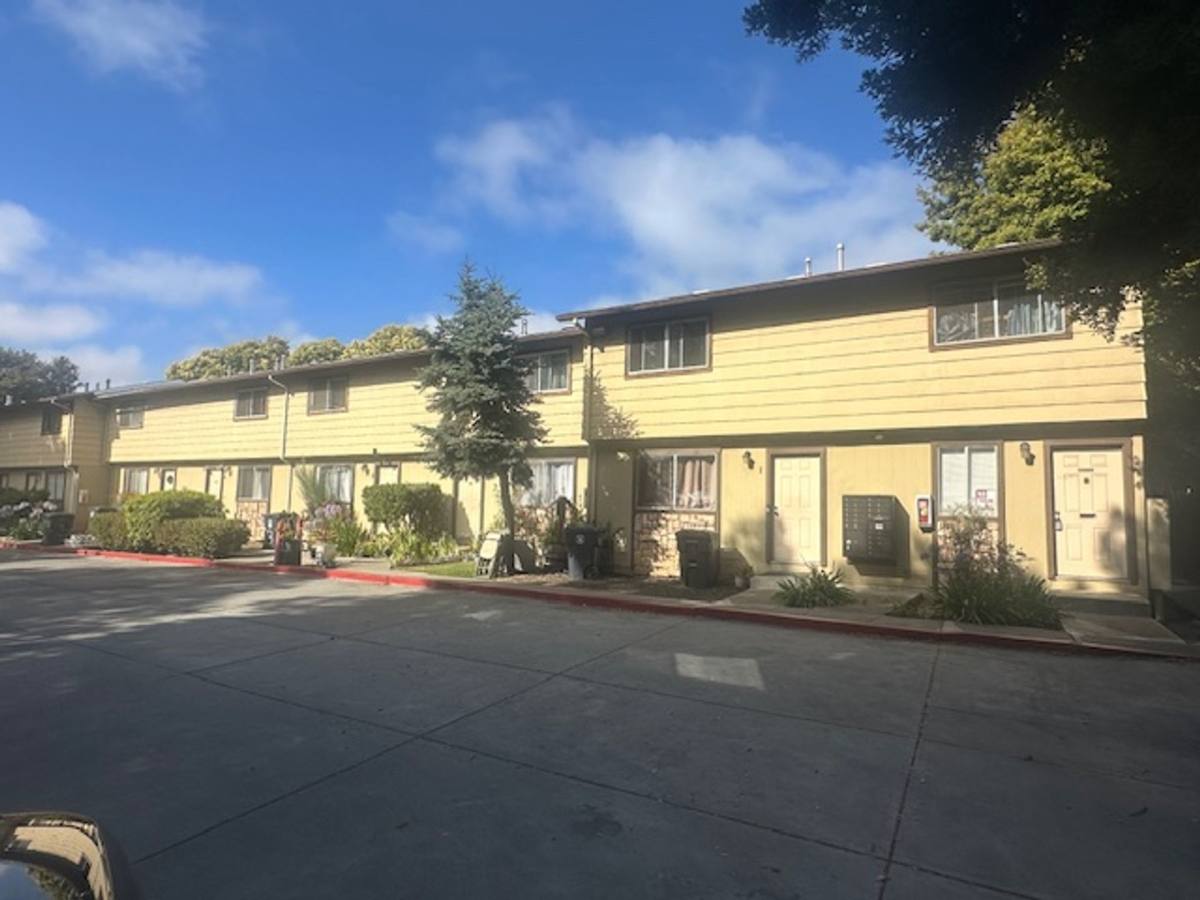 Apartment for rent at 423 Bartlett Ave, Hayward, CA 94541