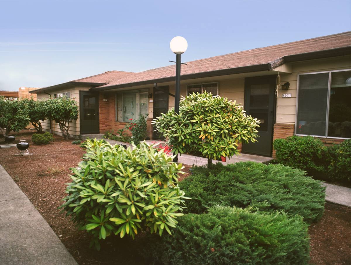 Apartment for rent at 8003-8035 SE Alder, Portland, OR 97215