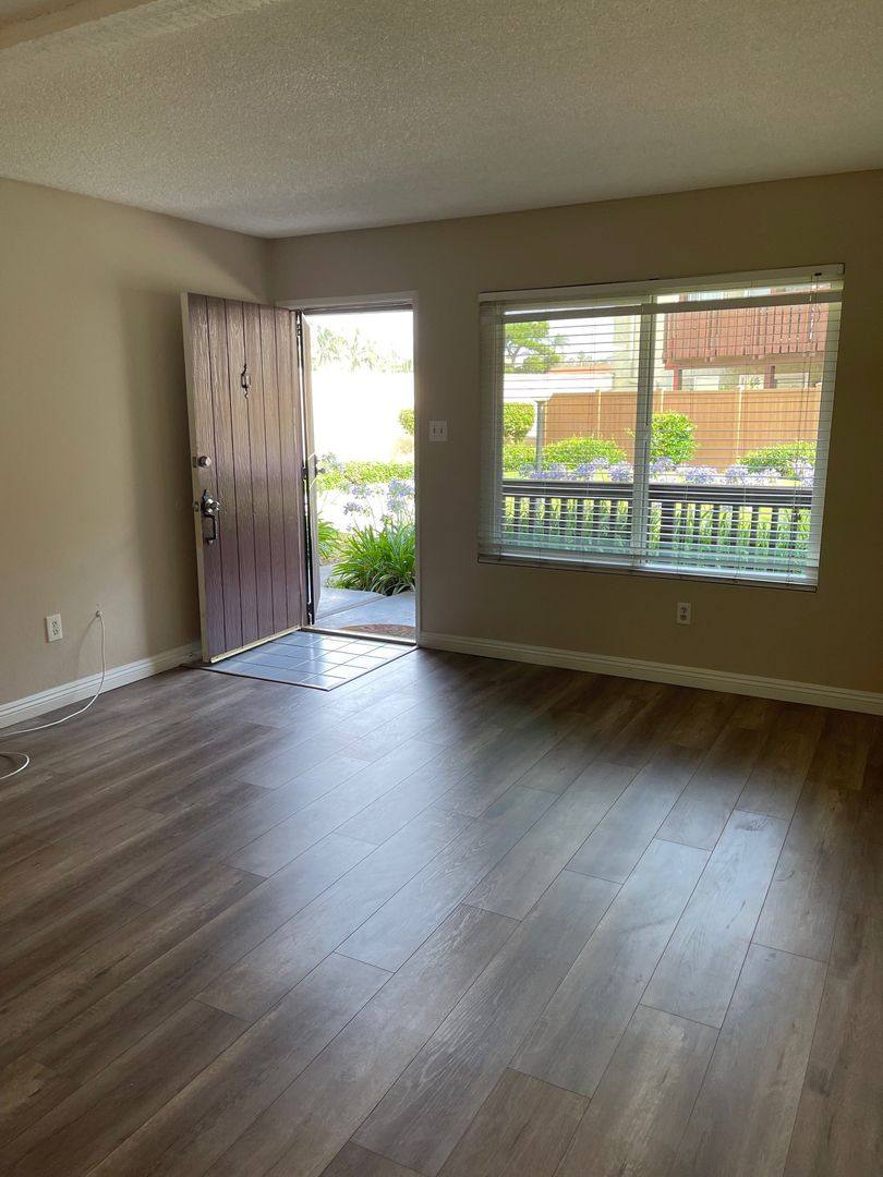 Apartment for rent at 1030 W Macarthur Ave, Santa Ana, CA 92707