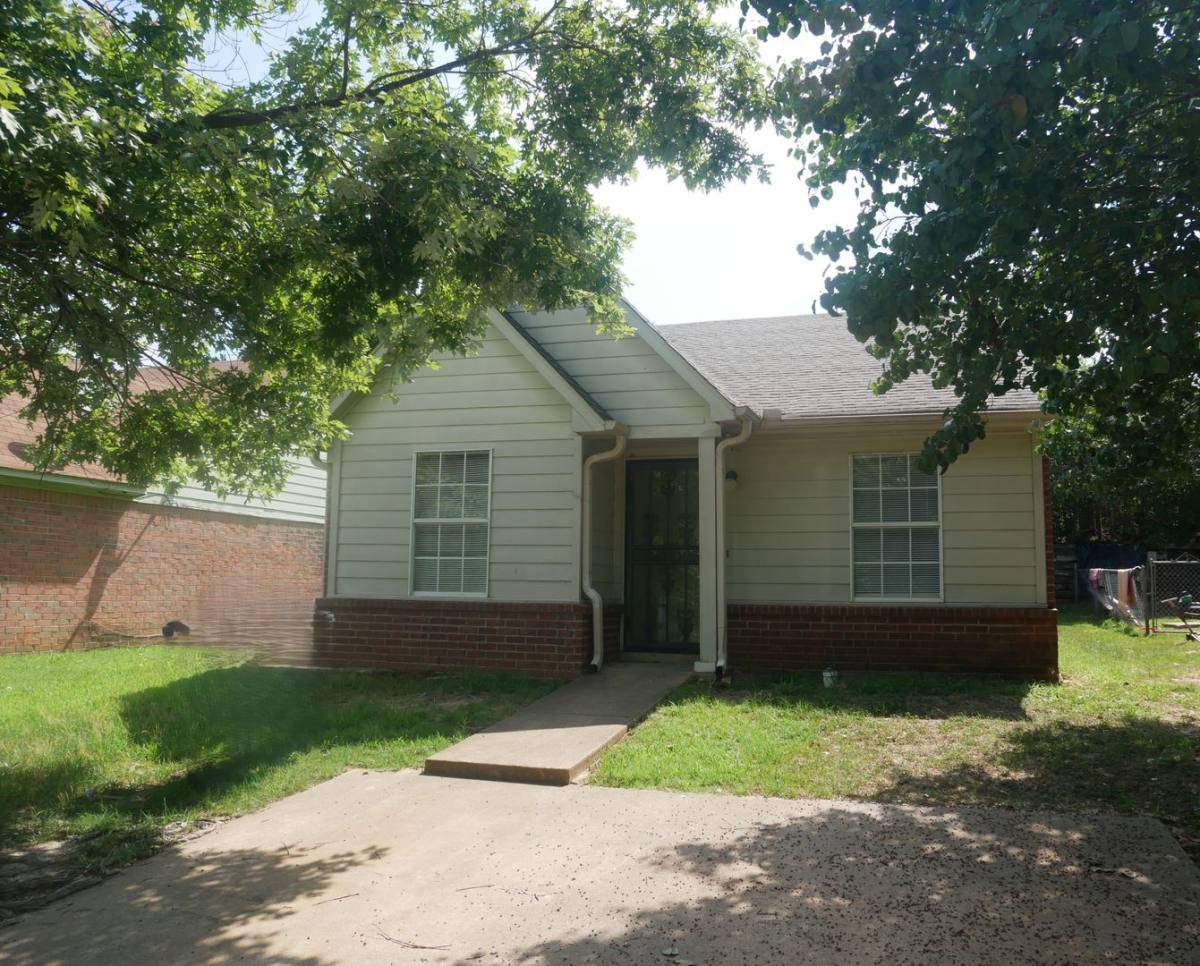 House for rent at 7128 Village Lane, Olive Branch, MS 38654