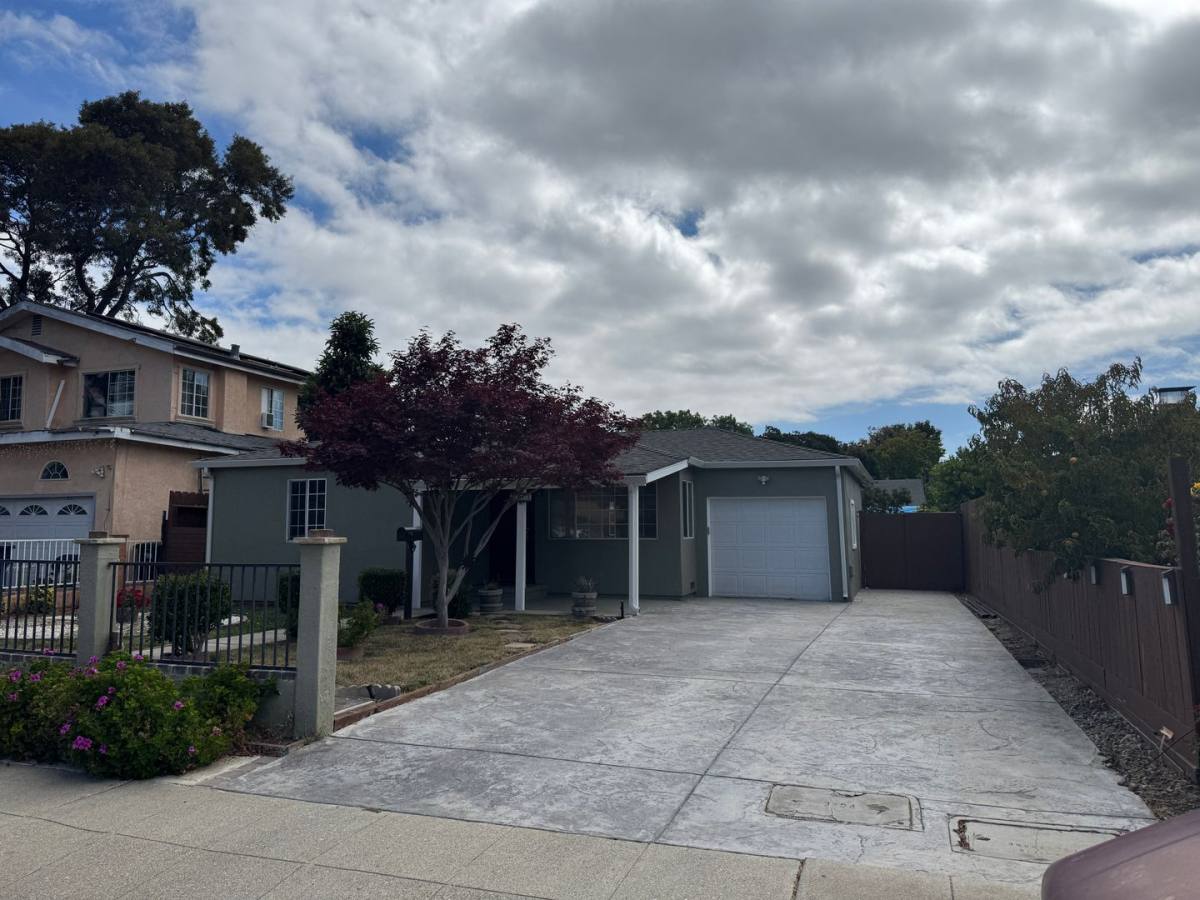 House for rent at 2262 Capitol Ave, Palo Alto, CA 94303