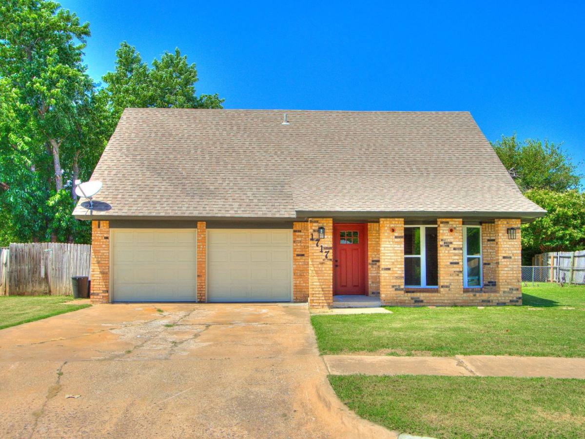 House for rent at 1717 Camelot Dr, Norman, OK 73069