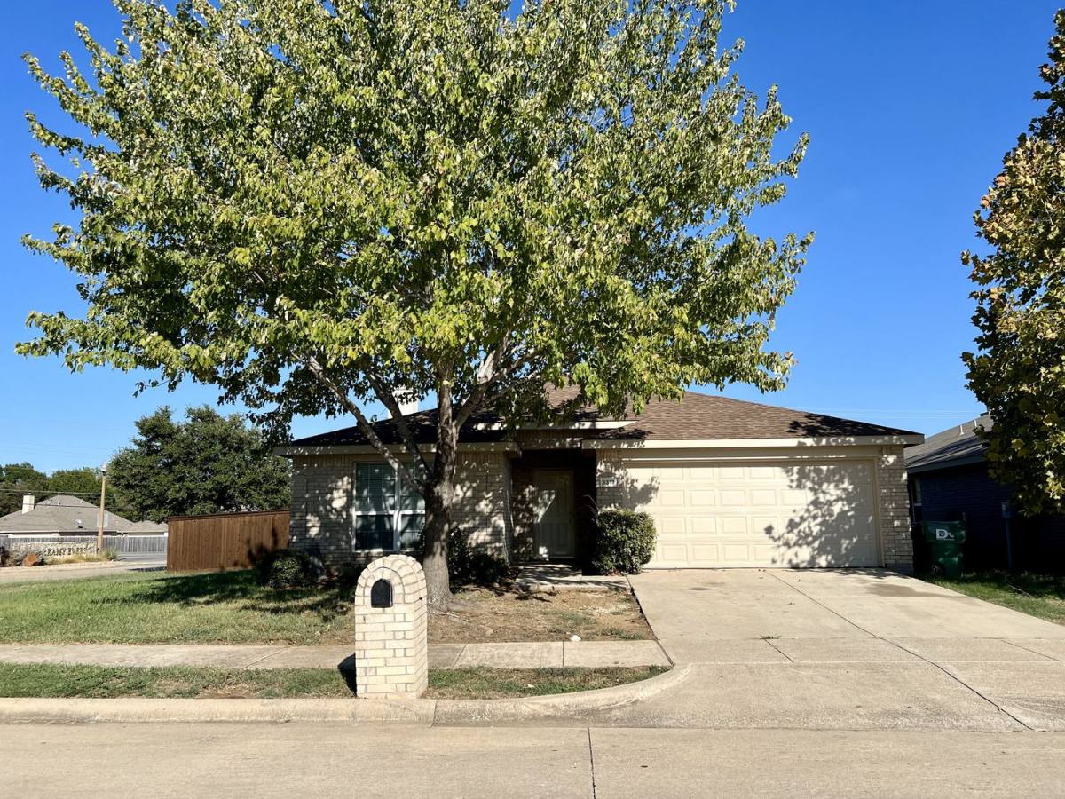 House for rent at 3312 Skelton St, Denton, TX 76207