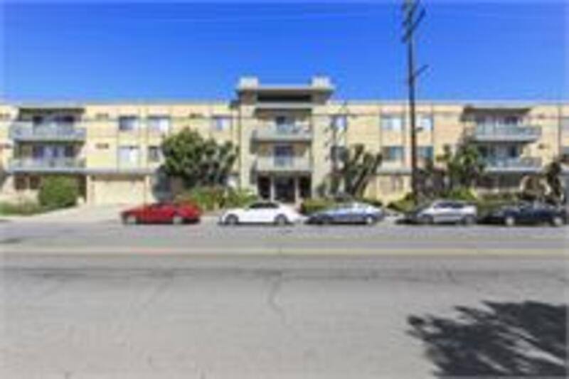 Apartment for rent at 12500 Culver Blvd, Los Angeles, CA 90066