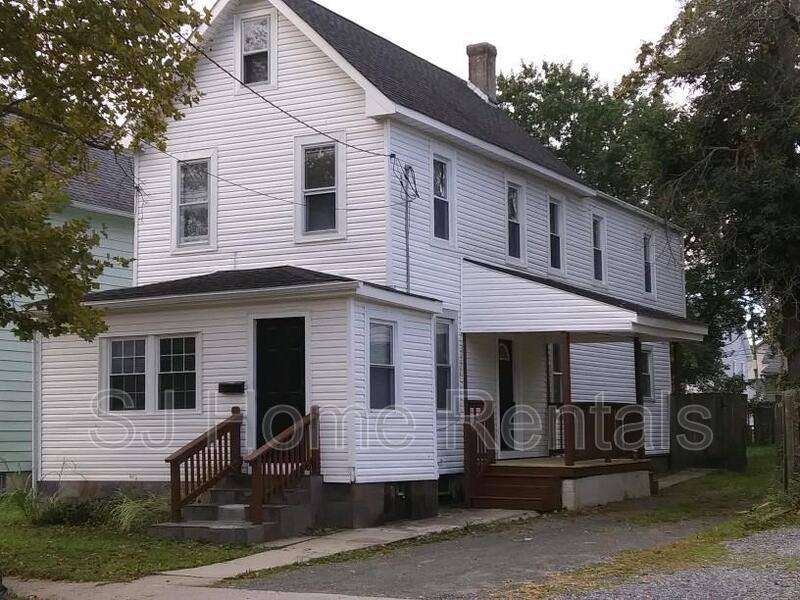 House for rent at 620 Bridgeboro St, Riverside, NJ 08075