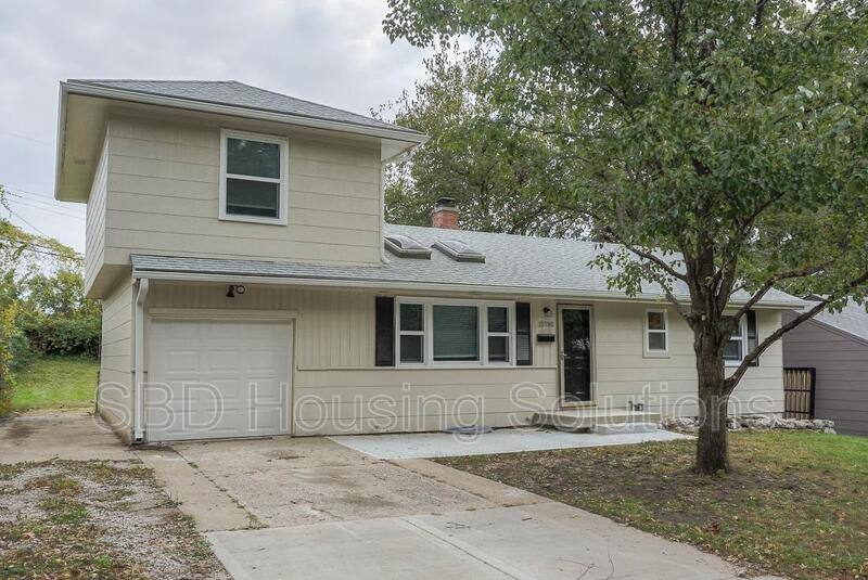 House for rent at 10700 E 29th St S, Independence, MO 64052