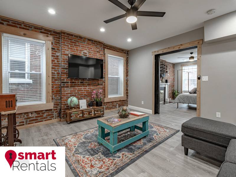 Apartment for rent at 3851 McRee Ave, Saint Louis, MO 63110