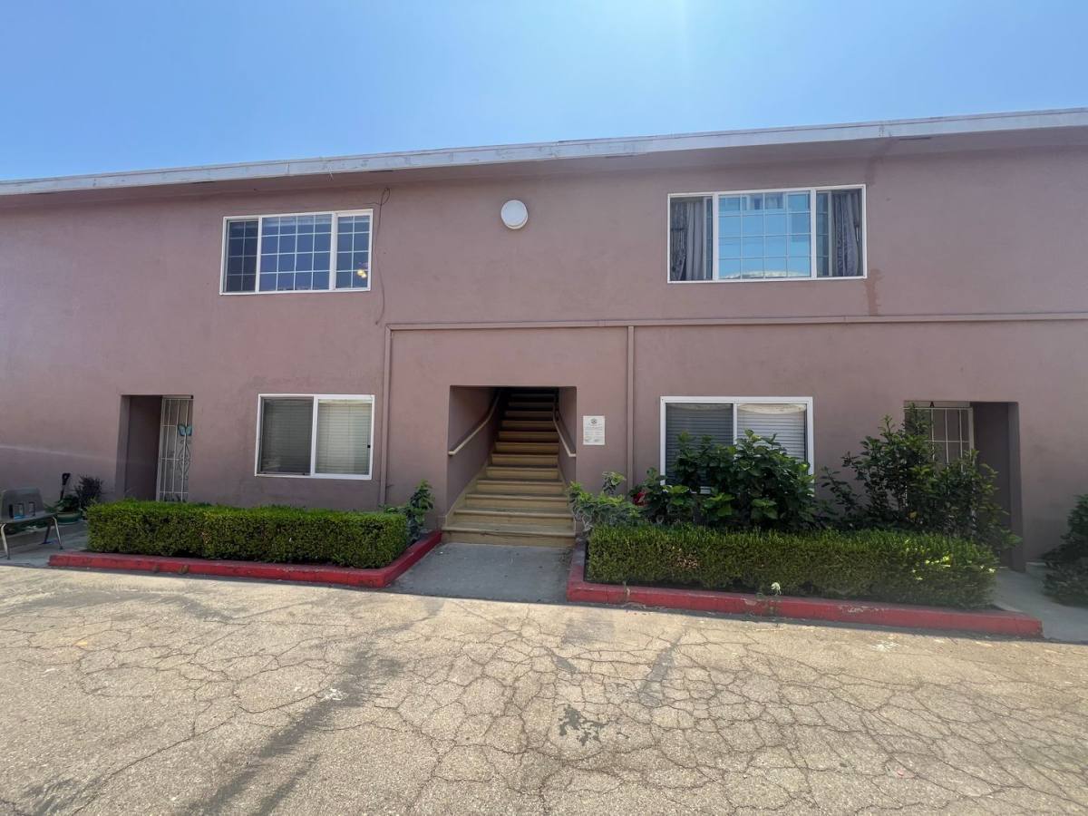 Apartment for rent at 5836 Kingman Ave, Buena Park, CA 90621