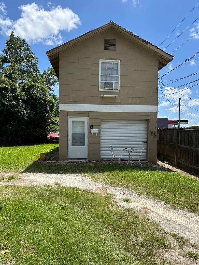 Apartment for rent at 1708 Bridge St, Saint Matthews, SC 29135