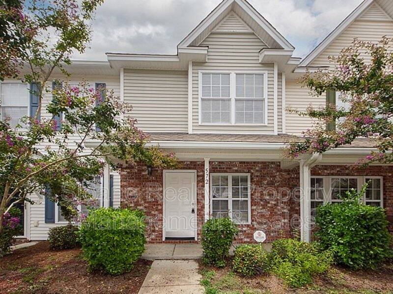 Townhouse for rent at 572 Truman Dr, Goose Creek, SC 29445