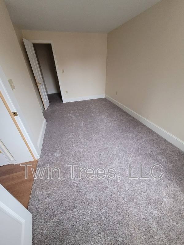Apartment for rent at 5499 Main St #2, Mount Jackson, VA 22842