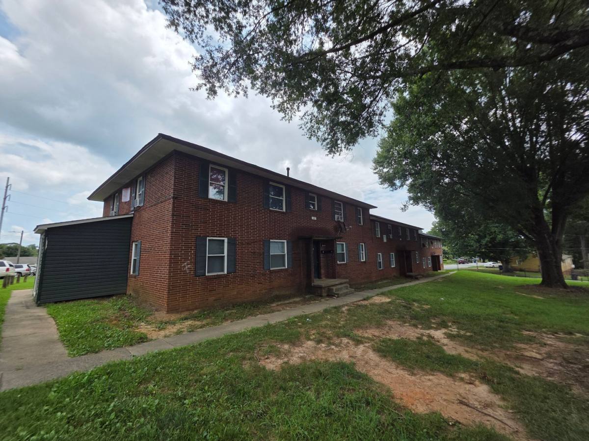 Apartment for rent at 605 W 23rd St, Winston Salem, NC 27105