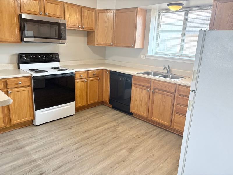 Apartment for rent at 1003 Taft Ave #3A, Wheaton, IL 60189