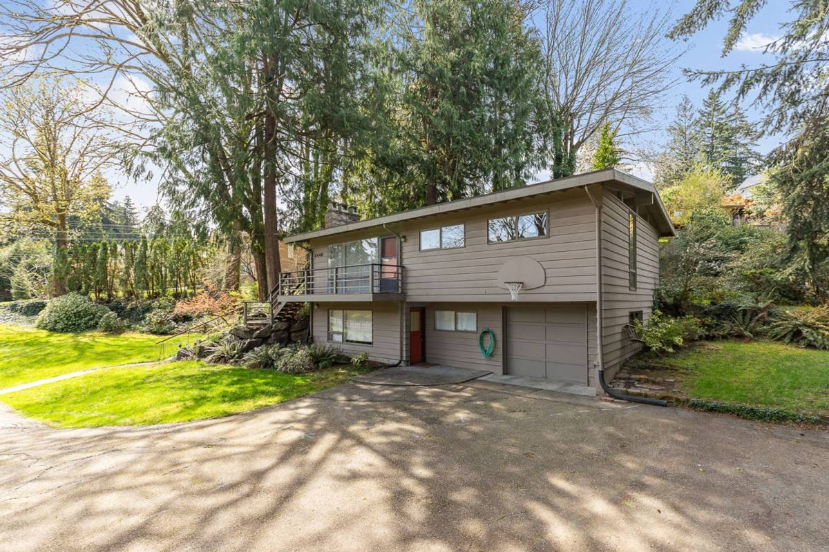 House for rent at 10048 NE 30th Place, Bellevue, WA 98004