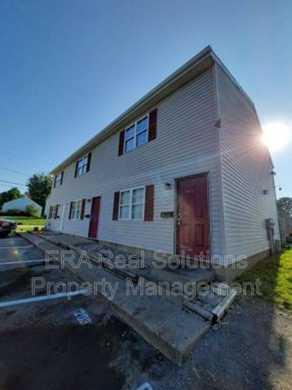 Apartment for rent at 205 1 2 John St #A, Hillsboro, OH 45133
