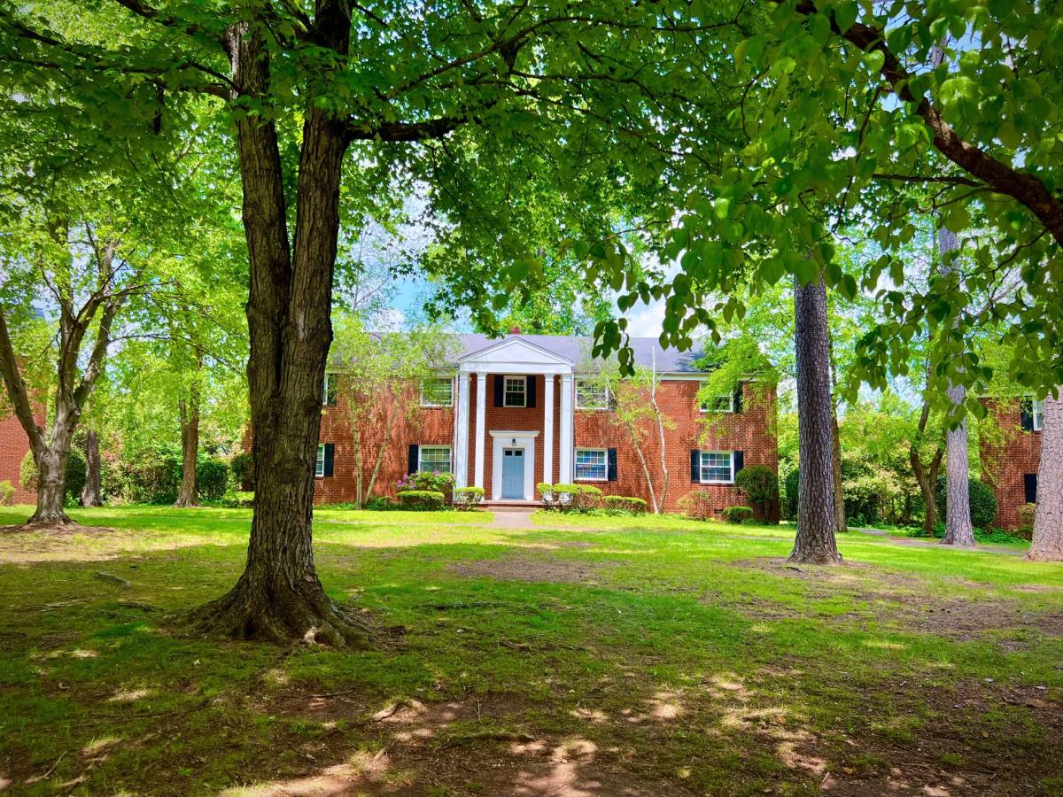 Apartment for rent at 300 Ashland Dr, Greensboro, NC 27403