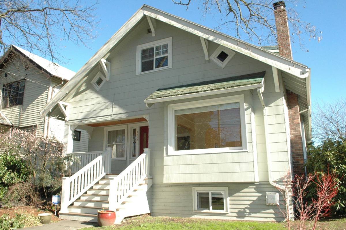 House for rent at 4412 2nd Ave NE, Seattle, WA 98105