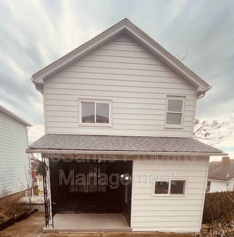 House for rent at 2432 Perry St, Homestead, PA 15120