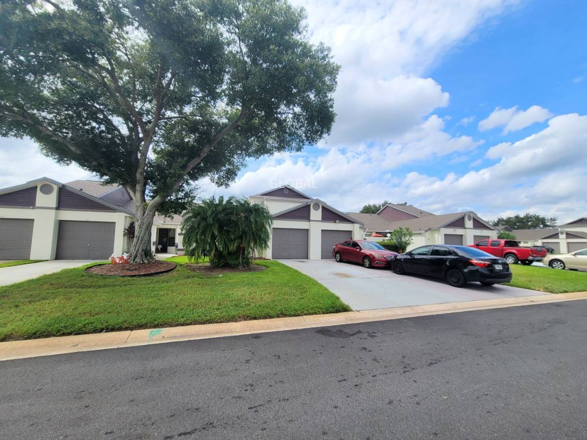 Townhouse for rent at 69 Lakepointe Circle, Kissimmee, FL 34743