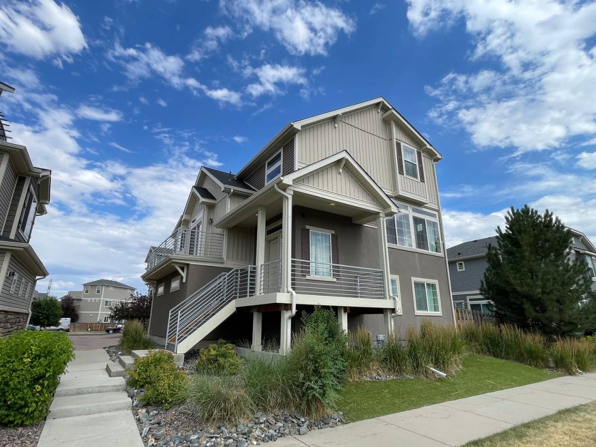 House for rent at 195 S Oak Hill St, Aurora, CO 80018