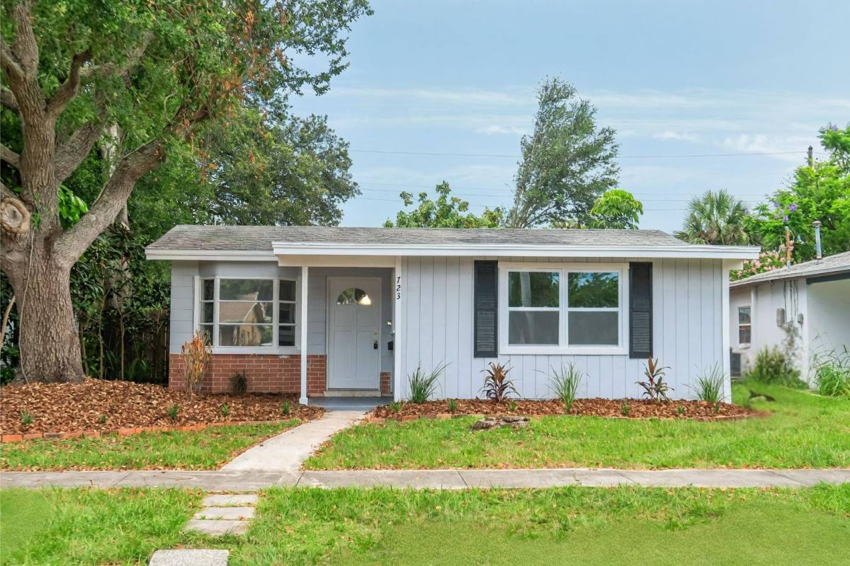 House for rent at 723 71st Ave N, Saint Petersburg, FL 33702