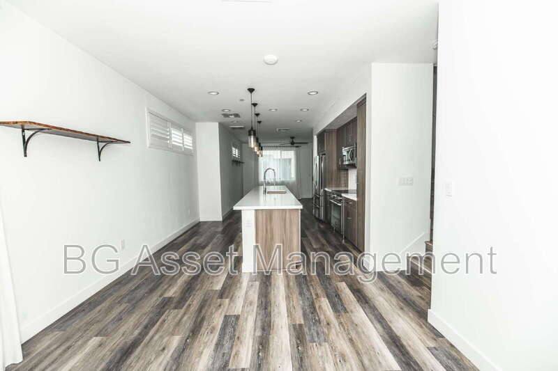 Apartment for rent at 180 Uptown Circle, Oakland, CA 94607