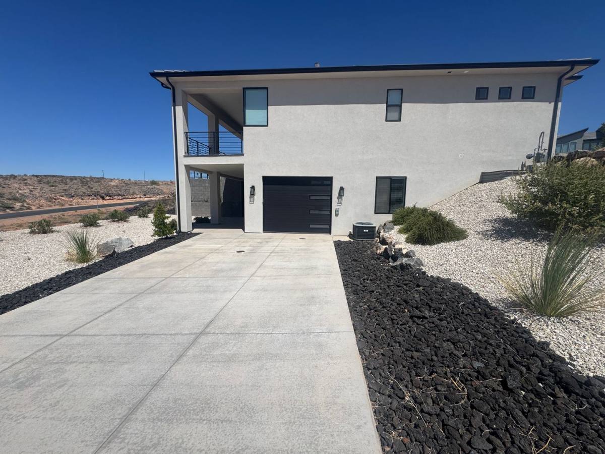 House for rent at 991 N Grand Heights Dr, Saint George, UT 84770