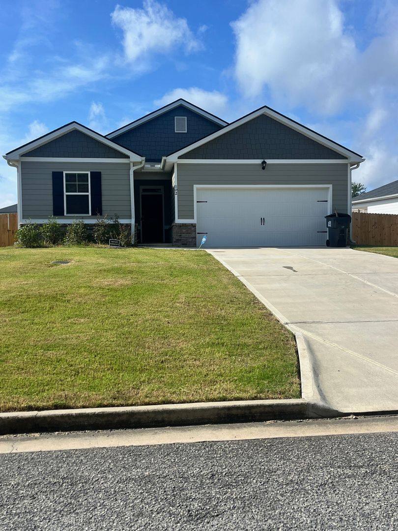 House for rent at 102 Alton Tucker Sr Blvd, Bonaire, GA 31005