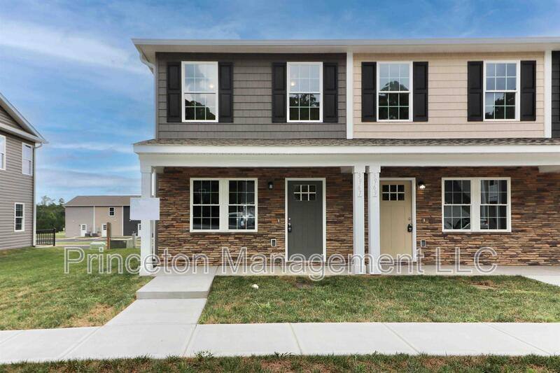 Townhouse for rent at 3967 Newhall Dr NW, Hickory, NC 28601