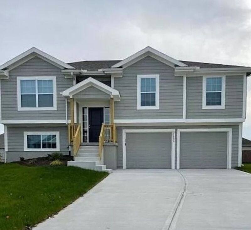House for rent at 21806 Lucca Circle, Peculiar, MO 64078