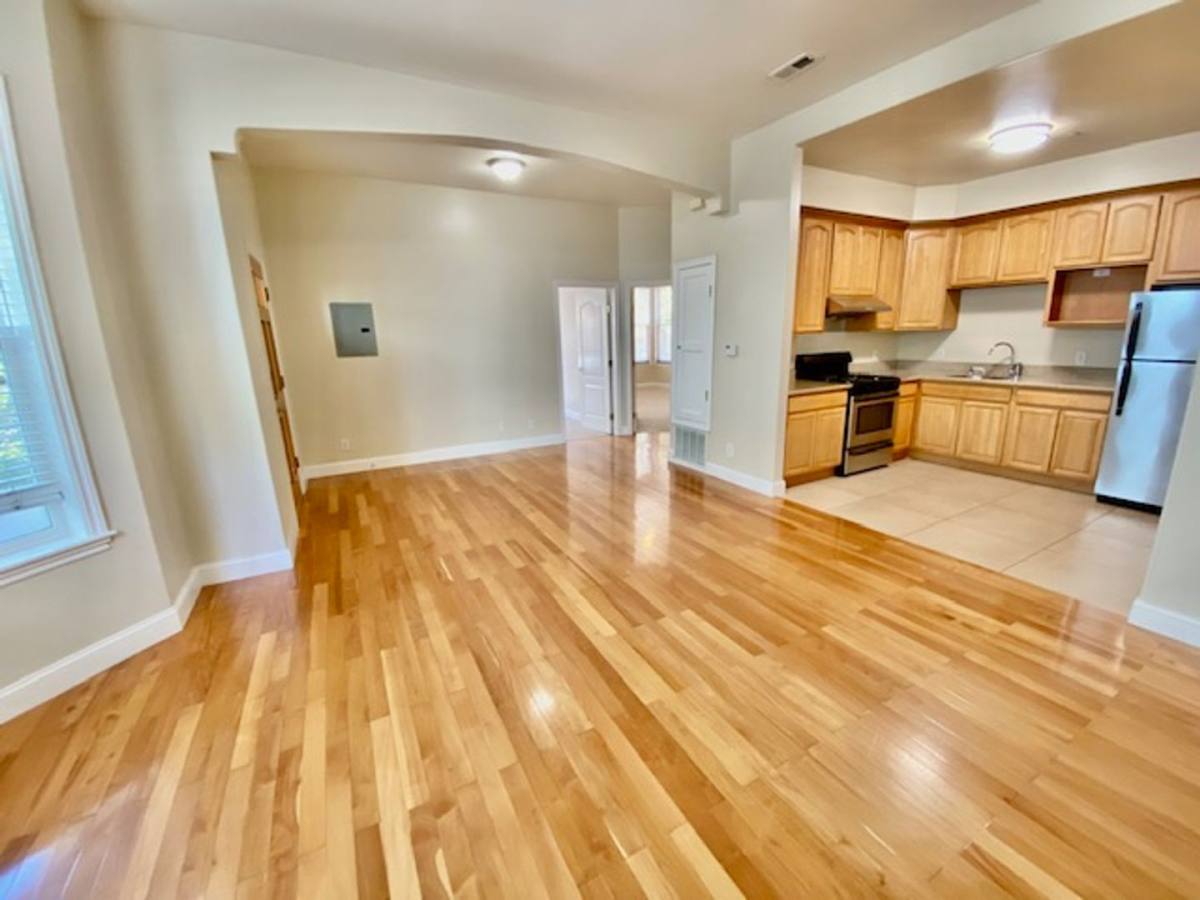 Apartment for rent at 1013 Fair Oaks Ave, Alameda, CA 94501