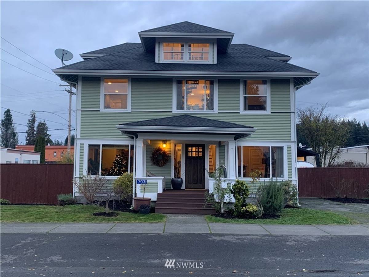House for rent at 703 E Washington Ave, Burlington, WA 98233