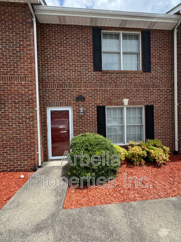 Apartment for rent at 1733 Blakewood Court, Kingsport, TN 37660