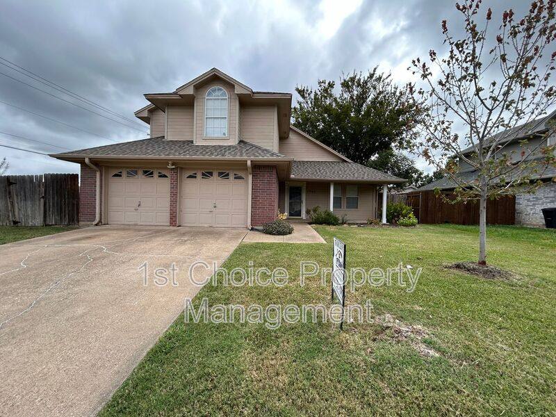 House for rent at 7740 Western Oaks Dr, North Richland Hills, TX 76182