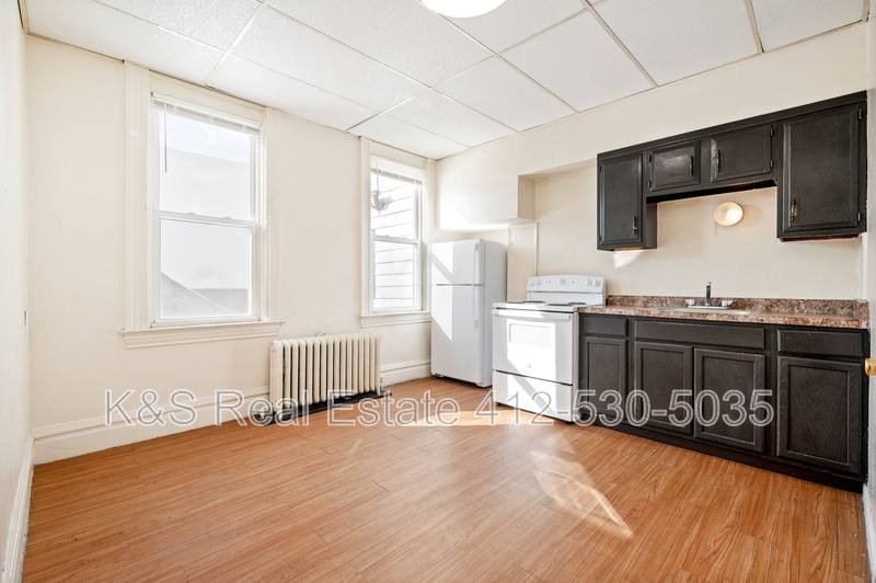Apartment for rent at 441 - 443 445 Library St #5, Braddock, PA 15104